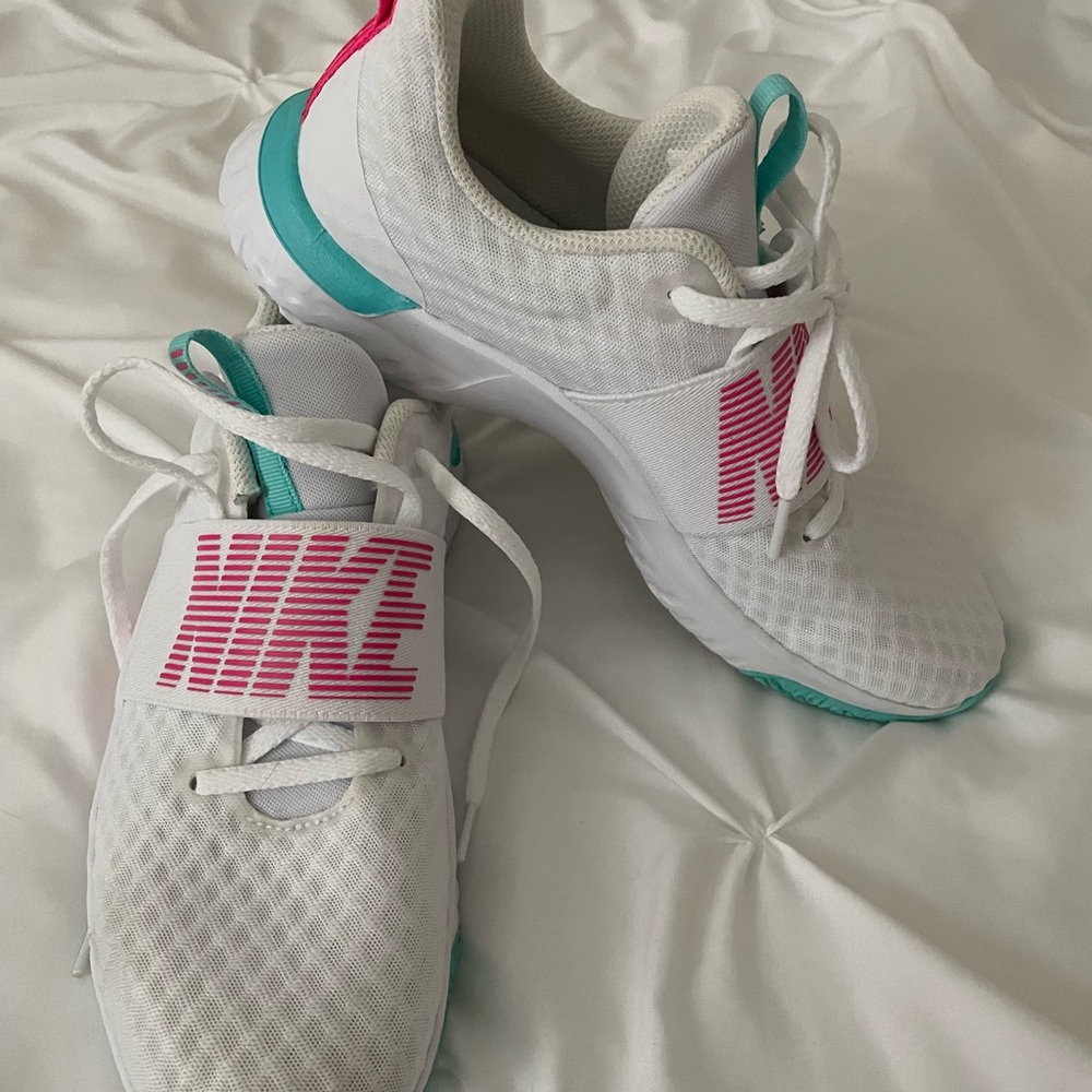Women’s Nike sneakers (7.5)